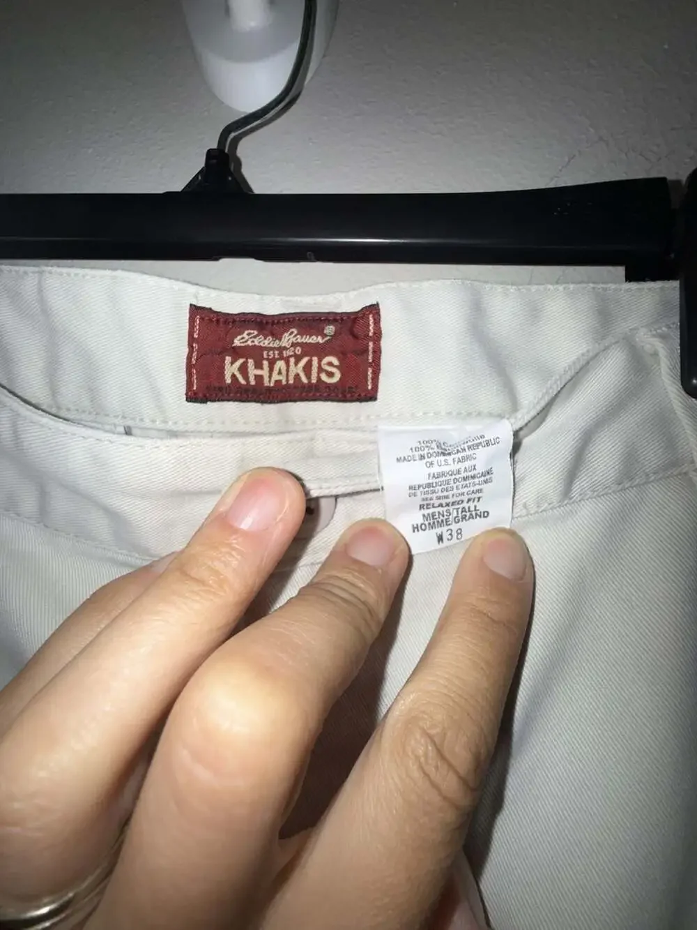 Eddie Bauer Men's Relaxed Fit  Beige Khaki Shorts Size 38